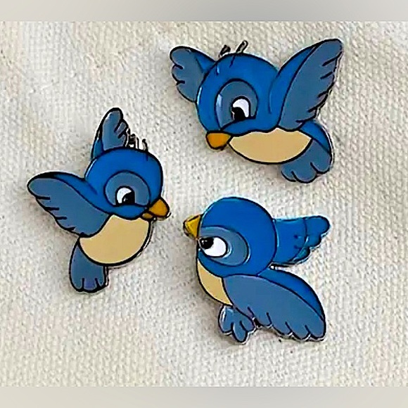 “Disney” Blue Bird Enamel Fashion Pins - Picture 1 of 3